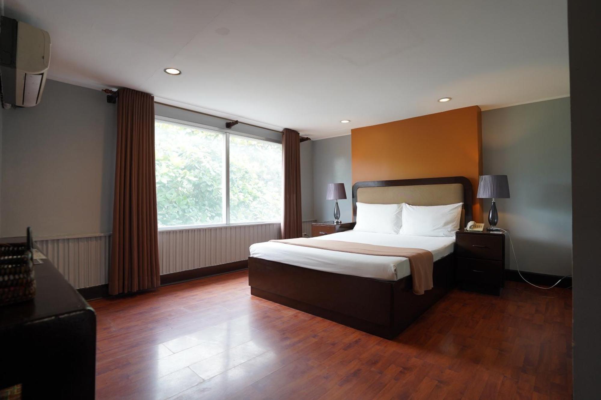 Arzo Hotel Манила Экстерьер фото