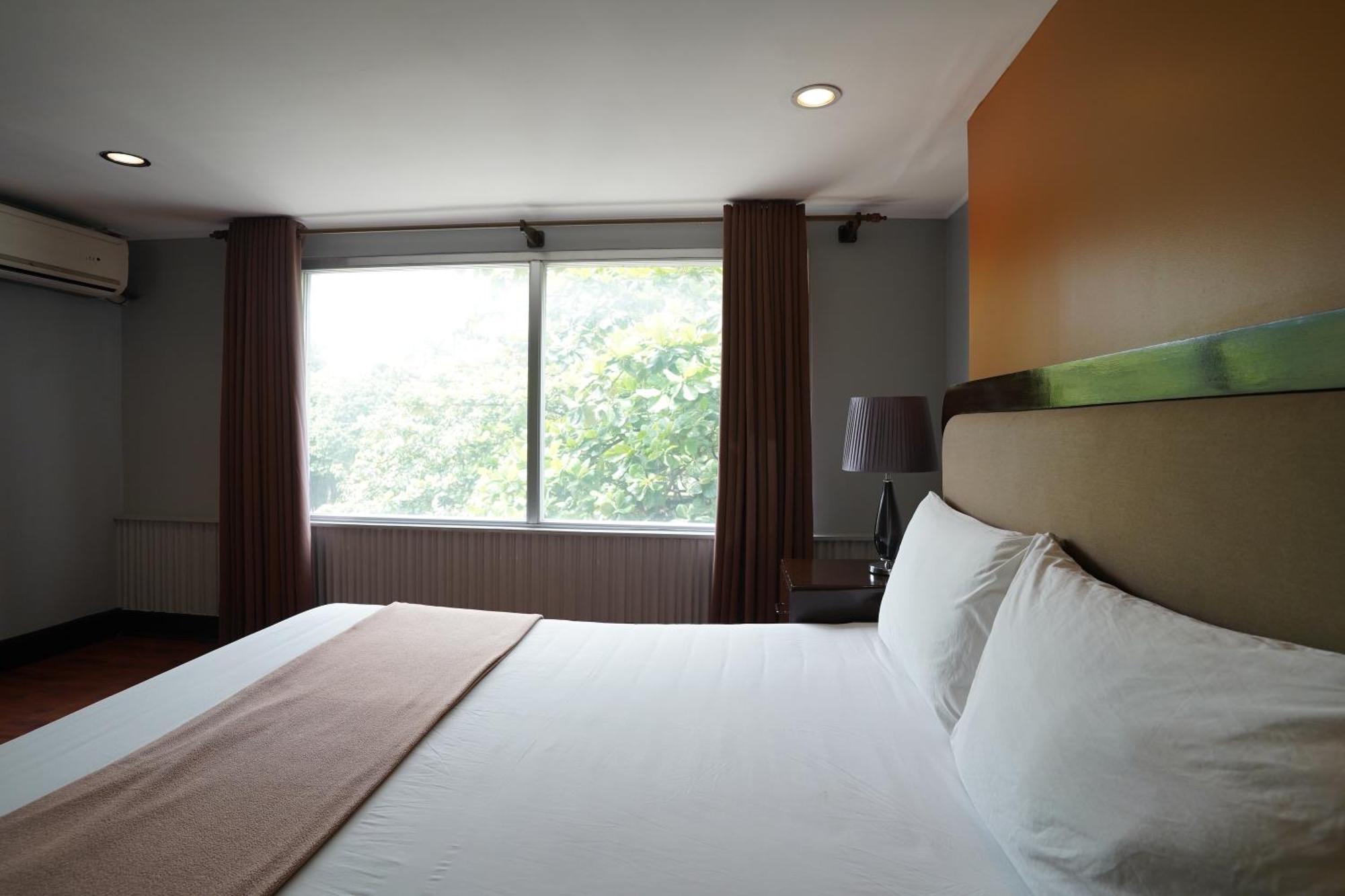Arzo Hotel Манила Экстерьер фото